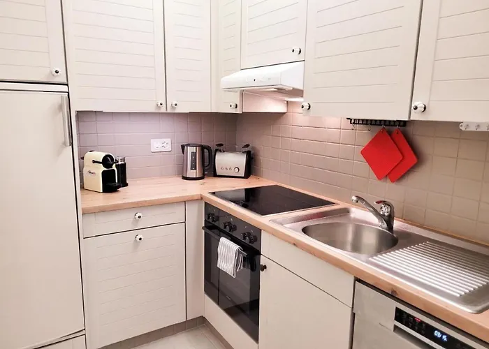 Curtins18 By Interhome